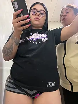 Snapshot of alissonfernandez_ chatting on 09.18.25 alissonfernandez online show from 09.18.25