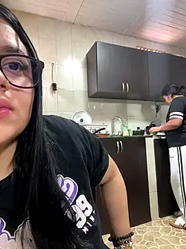 Snapshot of alissonfernandez_ chatting on 09.28.25 alissonfernandez online show from 09.28.25