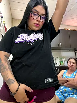 Snapshot of alissonfernandez_ chatting on 10.03.25 alissonfernandez online show from 10.03.25