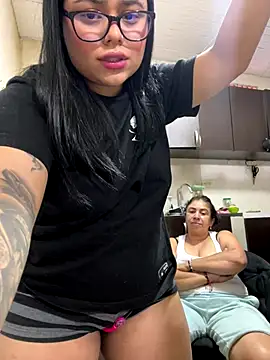 Snapshot of alissonfernandez_ chatting on 10.04.25 alissonfernandez online show from 10.04.25