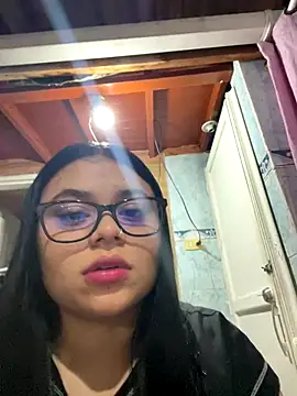 Snapshot of alissonfernandez_ chatting on 10.07.25 alissonfernandez online show from 10.07.25