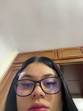 Snapshot of alissonfernandez_ chatting on 10.30.25 alissonfernandez online show from 10.30.25