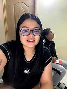 Snapshot of alissonfernandez_ chatting on 11.17.25 alissonfernandez online show from 11.17.25