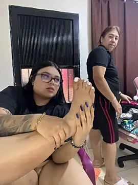 alissonfernandez  online show from 04.24.26