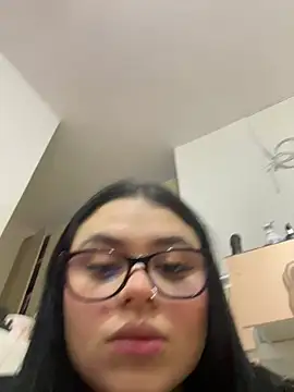 alissonfernandez  online show from 06.21.26