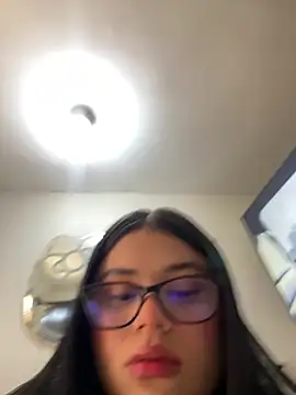 alissonfernandez  online show from 07.12.26