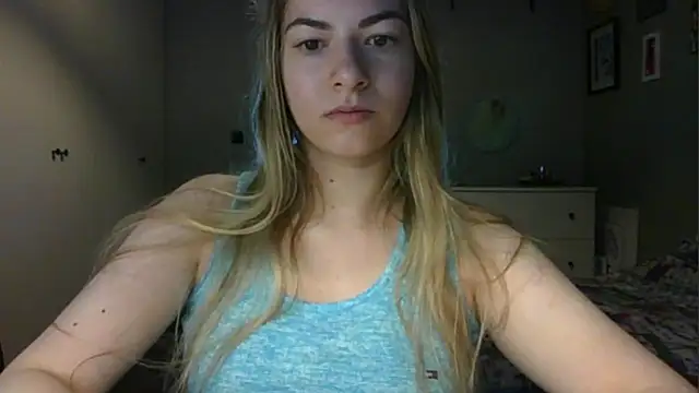 Snapshot of ROSIEx_sweet chatting on 05.20.26 ROSIEx sweet online show from 05.20.26