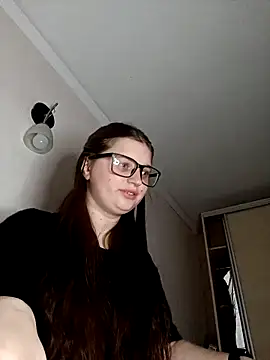 kila lo online show from 02.15.25