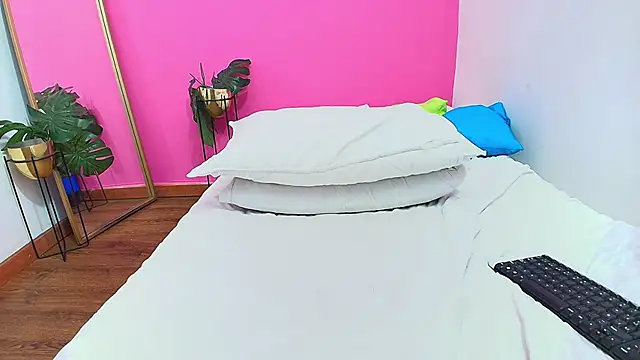 hornybarelylegalgirl online show from 01.09.25