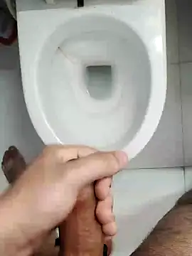 Snapshot of KeepCummingForYou73 chatting on 03.09.25 KeepCummingForYou73 online show from 03.09.25