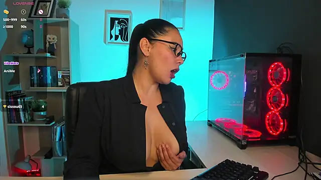 Sue Wolls online show from 01.15.25