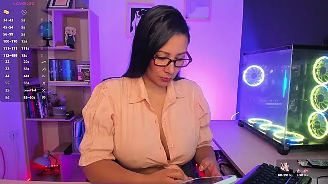 Sue Wolls online show from 01.15.25