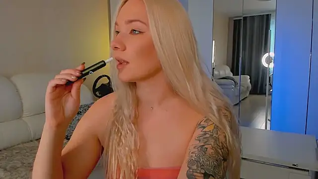 Snapshot of 1AlexaGoddess3 chatting on 09.24.25 1AlexaGoddess3 online show from 09.24.25
