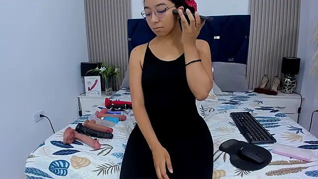 Snapshot of NAHOMI_MILLER chatting on 02.20.26 NAHOMI MILLER online show from 02.20.26