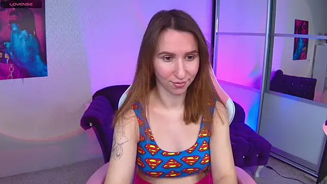 Snapshot of AliceBYKiss chatting on 12.19.24 AliceBYKiss online show from 12.19.24