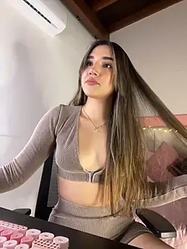 AniiRose online show from 10.13.25