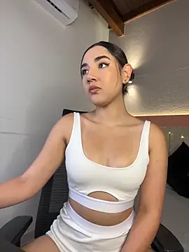 AniiRose online show from 11.15.25