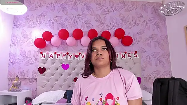 Snapshot of Carolina_Evanss chatting on 02.16.25 Carolina Evanss online show from 02.16.25