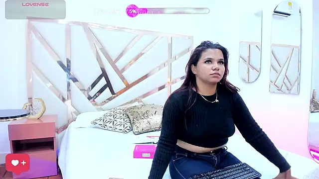 Snapshot of Carolina_Evanss chatting on 03.13.25 Carolina Evanss online show from 03.13.25