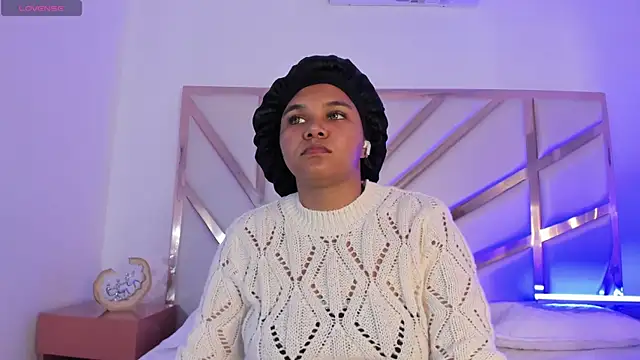 Snapshot of Carolina_Evanss chatting on 09.24.25 Carolina Evanss online show from 09.24.25