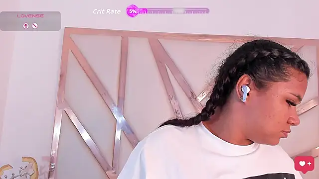 Snapshot of Carolina_Evanss chatting on 10.02.25 Carolina Evanss online show from 10.02.25