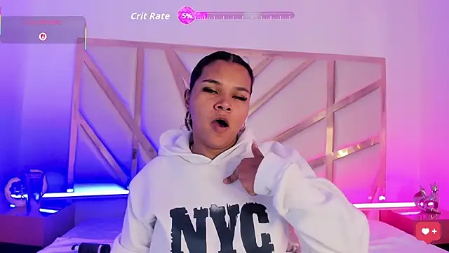 Snapshot of Carolina_Evanss chatting on 10.19.25 Carolina Evanss online show from 10.19.25