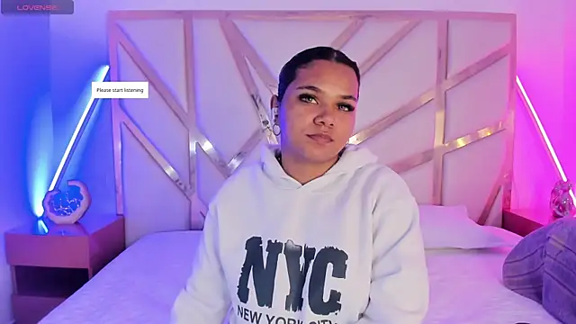 Snapshot of Carolina_Evanss chatting on 11.01.25 Carolina Evanss online show from 11.01.25