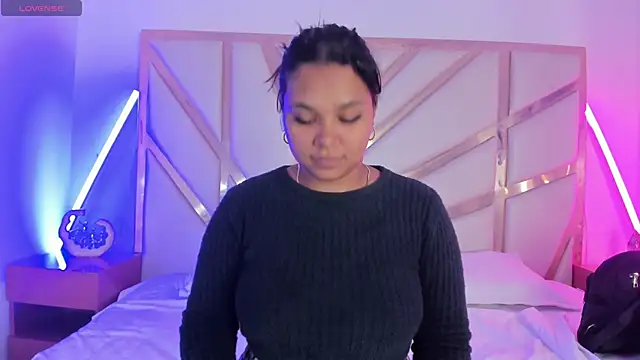 Snapshot of Carolina_Evanss chatting on 11.14.25 Carolina Evanss online show from 11.14.25