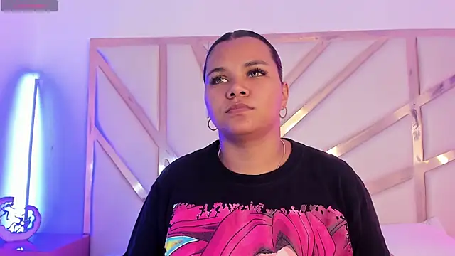 Snapshot of Carolina_Evanss chatting on 11.18.25 Carolina Evanss online show from 11.18.25