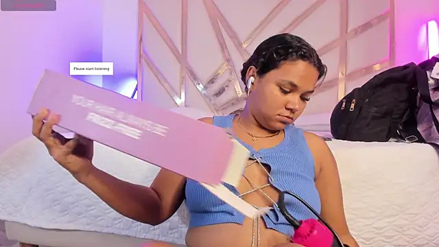 Snapshot of Carolina_Evanss chatting on 11.19.25 Carolina Evanss online show from 11.19.25