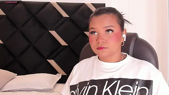 Snapshot of Carolina_Evanss chatting on 12.04.25 Carolina Evanss online show from 12.04.25