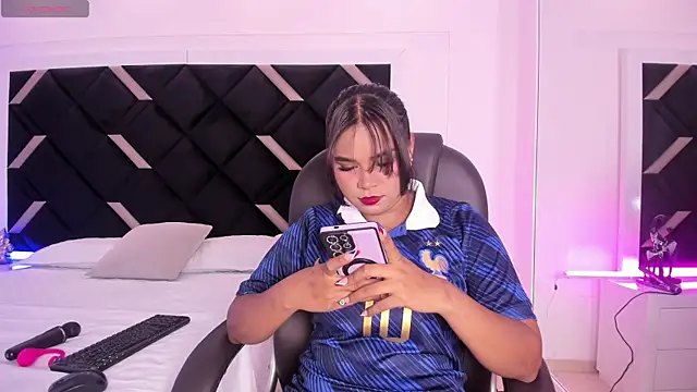 Carolina Evanss online show from 06.17.26