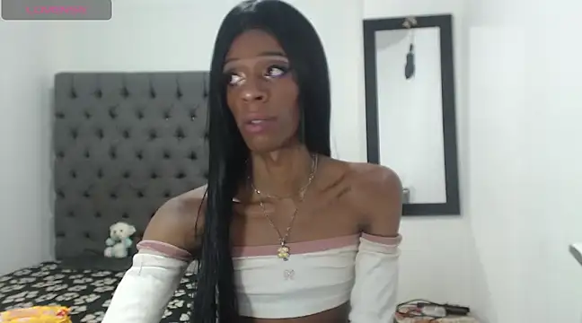 Snapshot of lucianadolll chatting on 03.09.25 lucianadolll online show from 03.09.25