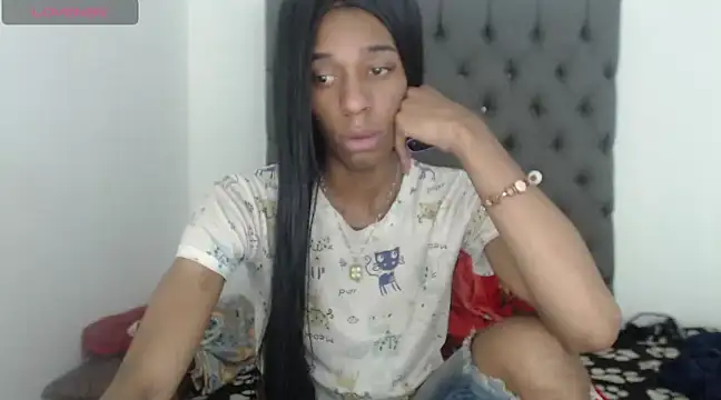 Snapshot of lucianadolll chatting on 03.22.25 lucianadolll online show from 03.22.25