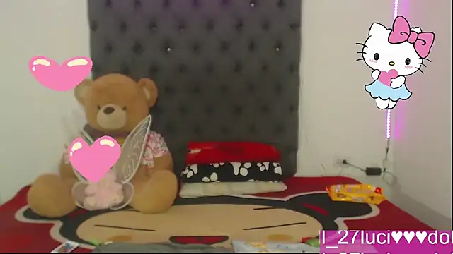 Snapshot of lucianadolll chatting on 09.10.25 lucianadolll online show from 09.10.25