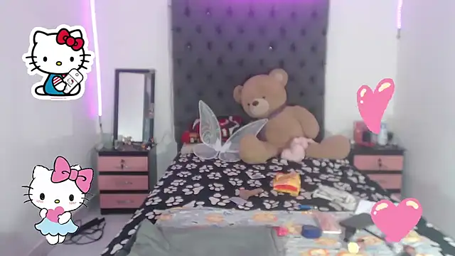 Snapshot of lucianadolll chatting on 09.23.25 lucianadolll online show from 09.23.25