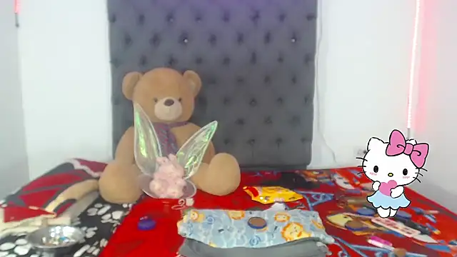 Snapshot of lucianadolll chatting on 10.11.25 lucianadolll online show from 10.11.25