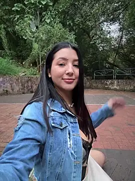 licky lu online show from 12.13.25