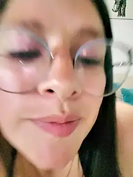 Snapshot of Neve_Collins chatting on 02.04.25 Neve Collins online show from 02.04.25