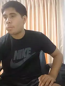 Snapshot of estudiante69 chatting on 12.11.24 estudiante69 online show from 12.11.24