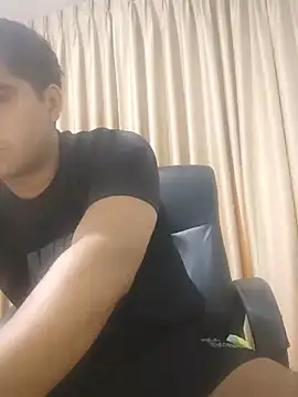 Snapshot of estudiante69 chatting on 12.12.24 estudiante69 online show from 12.12.24