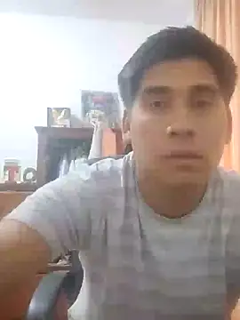 Snapshot of estudiante69 chatting on 12.12.24 estudiante69 online show from 12.12.24