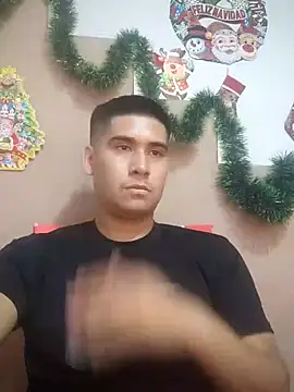 Snapshot of estudiante69 chatting on 12.18.24 estudiante69 online show from 12.18.24