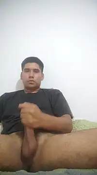 Snapshot of estudiante69 chatting on 12.29.24 estudiante69 online show from 12.29.24