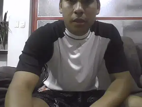 Snapshot of estudiante69 chatting on 01.22.25 estudiante69 online show from 01.22.25