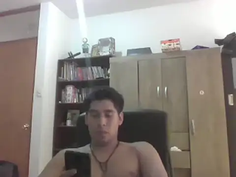 Snapshot of estudiante69 chatting on 03.02.25 estudiante69 online show from 03.02.25