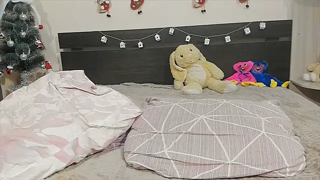 Snapshot of lola__banny chatting on 12.03.24 lola banny online show from 12.03.24