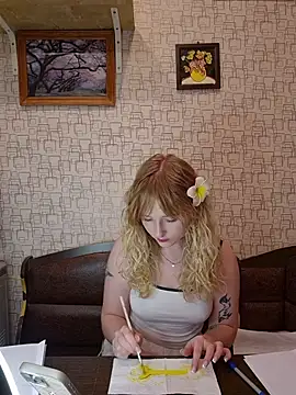 Snapshot of lola__banny chatting on 10.22.25 lola banny online show from 10.22.25