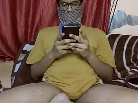 Snapshot of utkarsh_240 chatting on 02.20.25 utkarsh 240 online show from 02.20.25