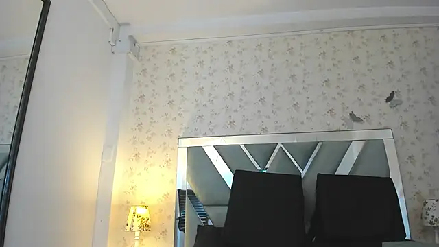 Snapshot of Queenjenn__ chatting on 12.11.24 Queenjenn   online show from 12.11.24